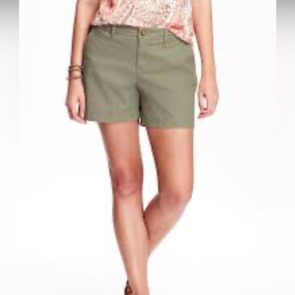 Old Navy Olive Green 5” Inseam Mid-Rise Chino Shorts